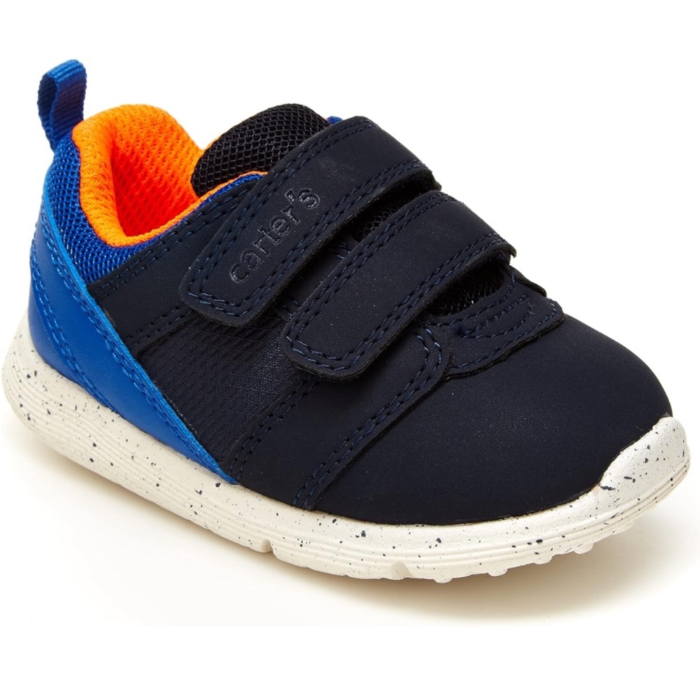 Carter's sneakers
6-9 months